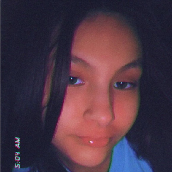 Meet your Posher, Julianna - Picture 1 of 1